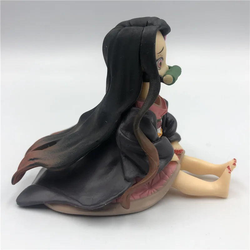 Nezuko Kamado Sentada - Demon Slayer